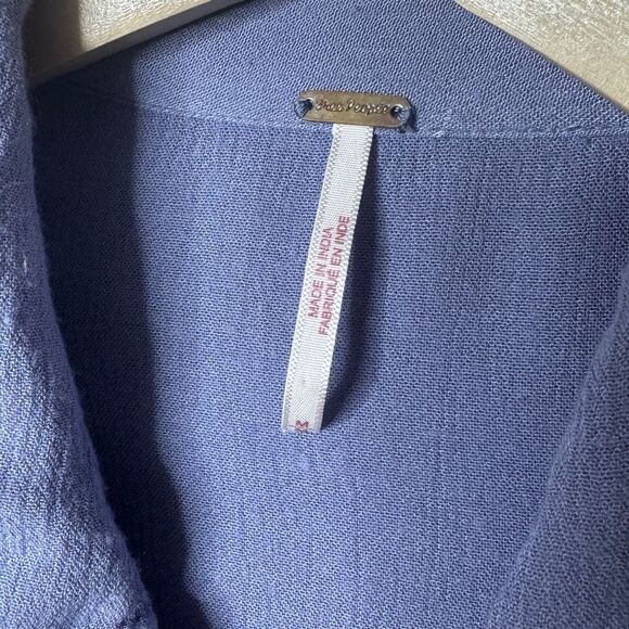 Free People Shirt Women Medium Blue Crochet Lace Inset Katie Bird Button Up Boho - Picture 4 of 12